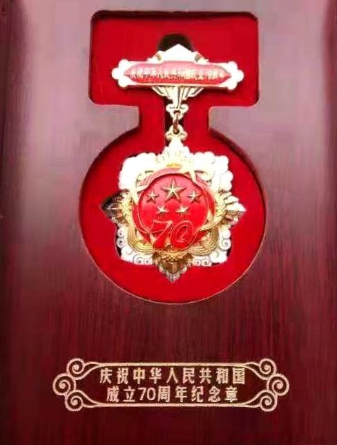 方志四川61人物心系百姓扛着养猪大旗献礼祖国养猪大王刘定国采访