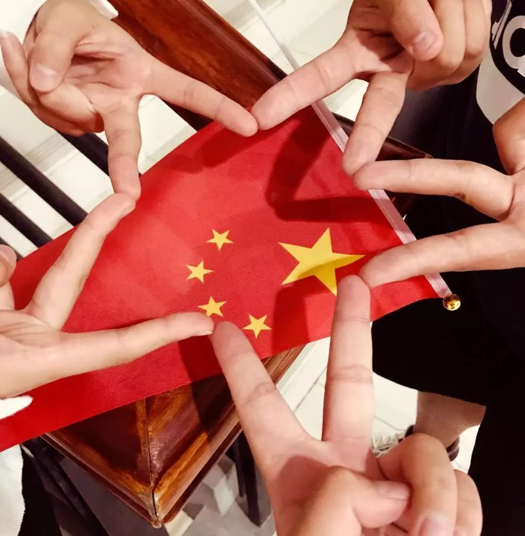 评选与时代同行与国旗同框个人组摄影作品