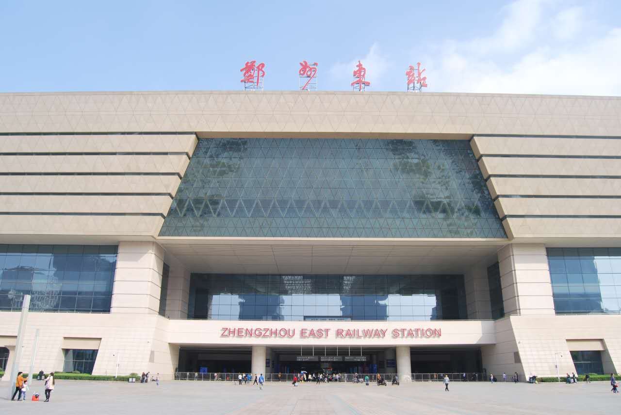 郑州东站投入运营7年多东广场建设得如何