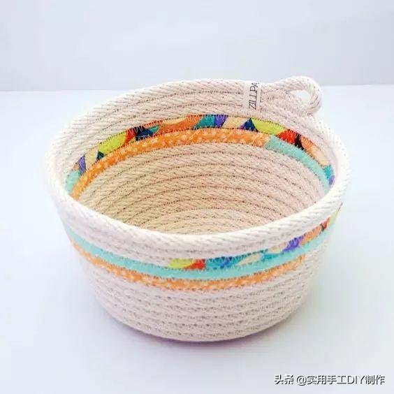 综合手工用布条或者粗绳子这样编篮子美观又实用