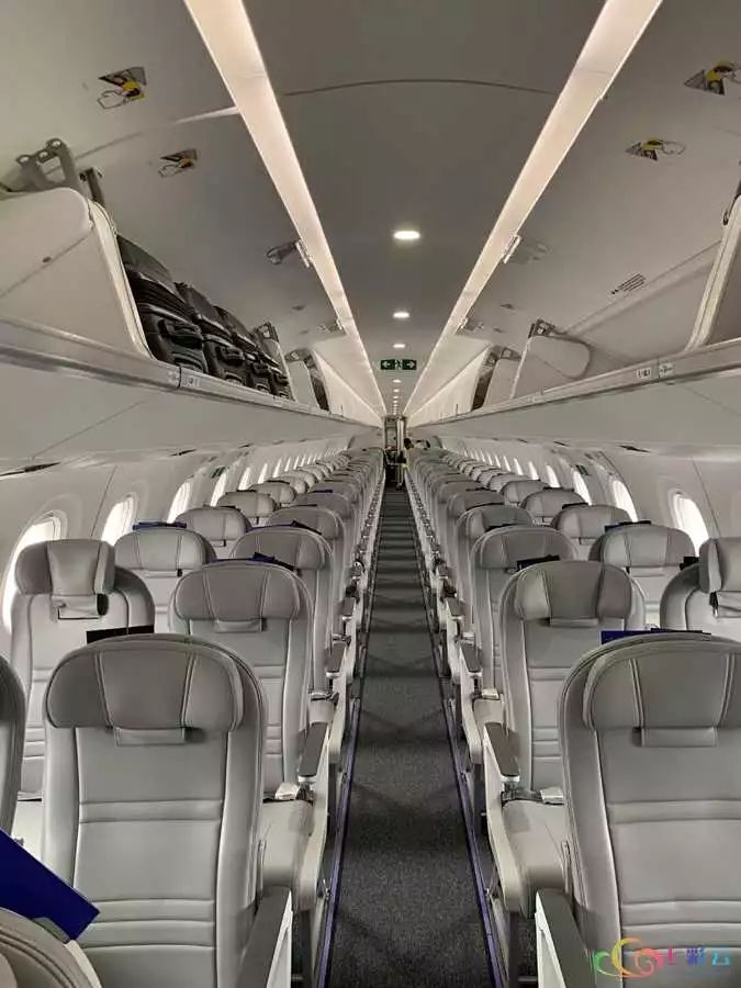 "工程狮"具备高科技元素,电子化数字系统及公务舱交错式布局等特点,单