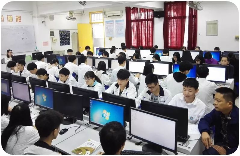 【教研活动】计算机教研室举行骨干教师课堂教学公开课活动