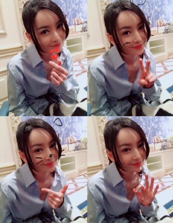 很多粉丝看到这组照片,都说俞文文想表达"爱你,是的,但我很酷,好吗?"?