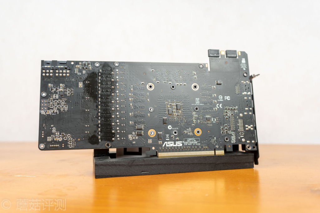 简单几步就能让显卡恢复青春华硕strixgtx980dc2oc显卡拆解清灰