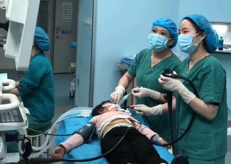 惊险!汉中4岁女童周末误吞3枚电20小时池