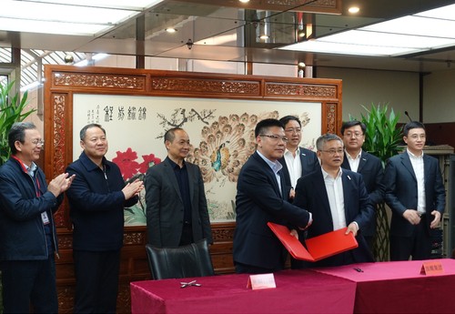 光明网副总裁陈建栋,浪潮集团副总裁孙海波,浪潮集团党政教育