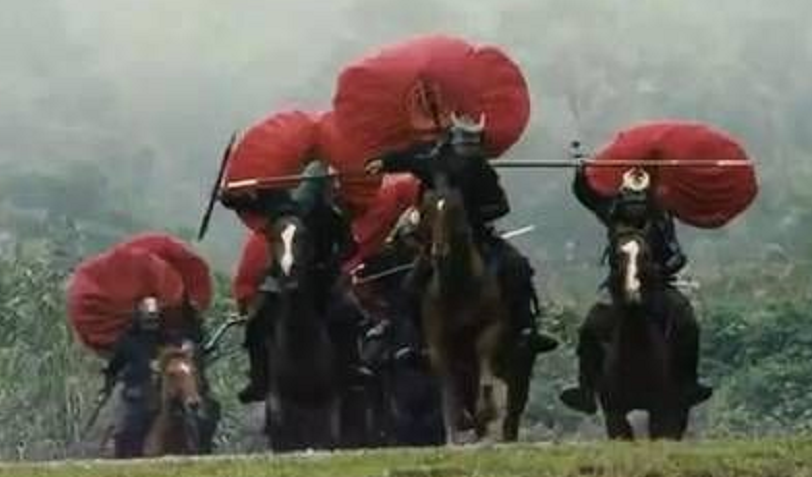 日本武士披的护具母衣奇丑无比学者是一种剧毒动物的化身