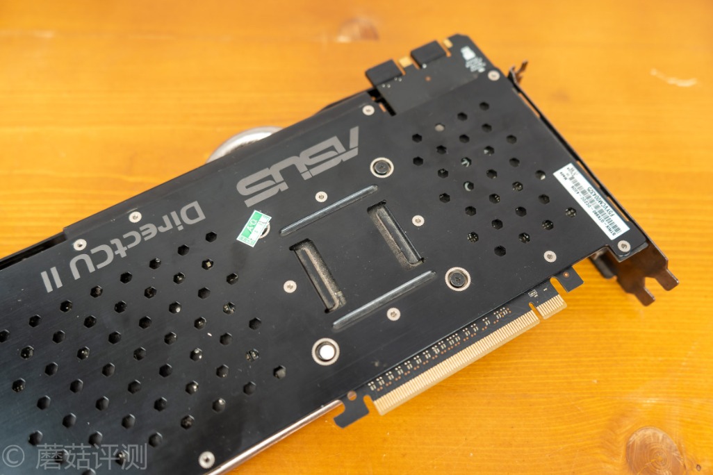 简单几步就能让显卡恢复青春华硕strixgtx980dc2oc显卡拆解清灰