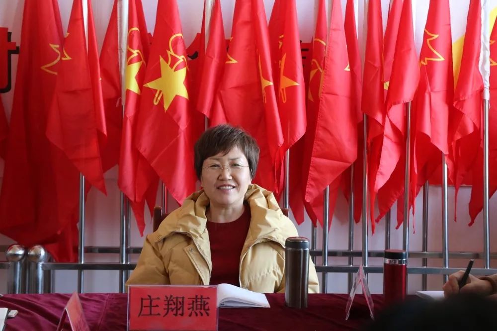 市教科所老师庄翔燕说,李红芬老师这节课教学思路清晰,用语亲切,与