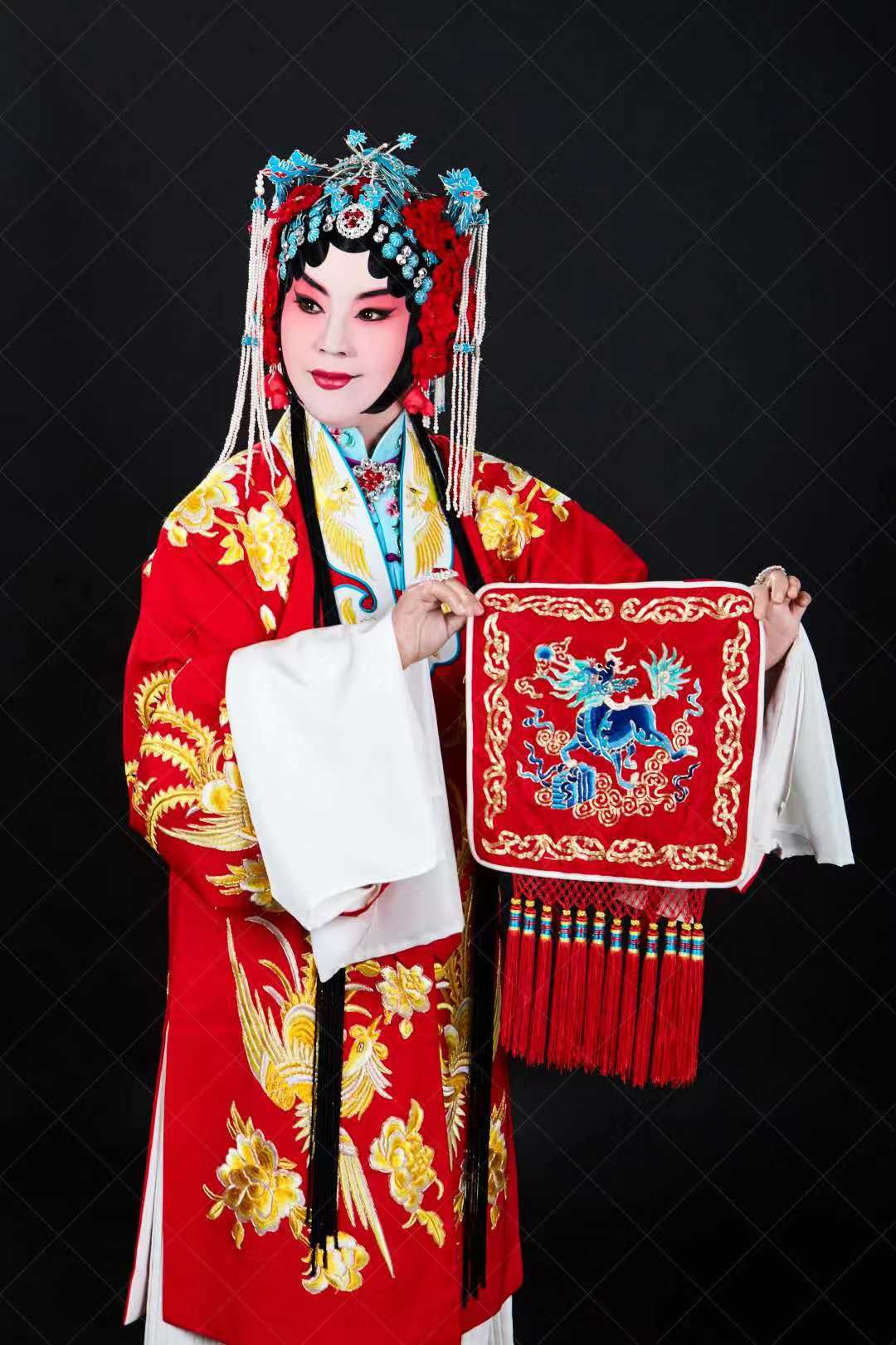 梅派研究生乐队成员:鼓师:王春生京胡:王凯宁,张俊记二胡:刘丰诚月琴