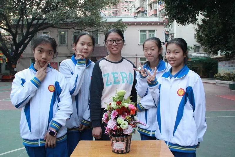 广州市一中外国语学校校园文化艺术节插花比赛作品投票