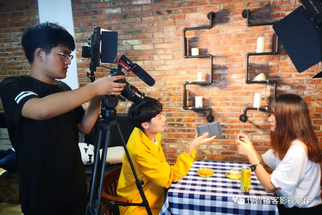 拍摄剪辑特训班,两个月速成,最高薪资11000,平均薪资7530,玩拍摄,剪