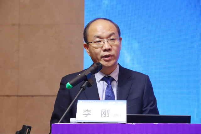山东省中西医结合学会骨科专业委员会名誉主委董建文教授致辞会议由