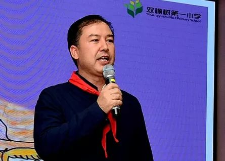 新疆自治区团委书记 买买提江·达吾提此次活动为两地青少年相互交流