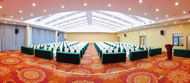 柏乐会堂 (剧院式2000人/课桌式1200人)