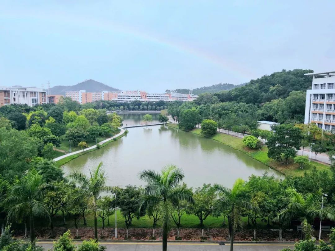 0100从冰冻到沸腾在华广日常你都经历过什么