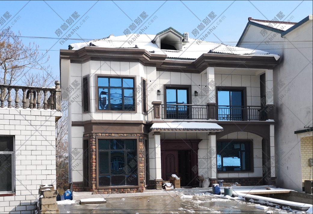 两种户型对比,房子装修用真石漆好还是瓷砖好?