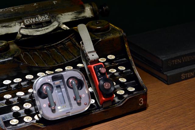 猫王收音机推出tws耳机穿戴遥控器解决控制问题比苹果好用