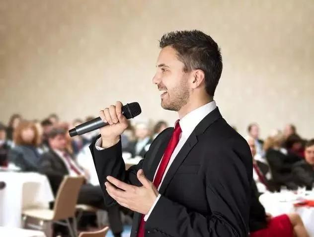 演讲口才训练提高讲话自信的8个秘诀