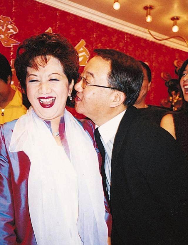 薛家燕难忘黎小田素服悼念泣不成声自责合作两年未察觉对方患病