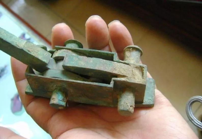 弩是中国古代机械方面最早的一项发明,猎杀动物轻而易举