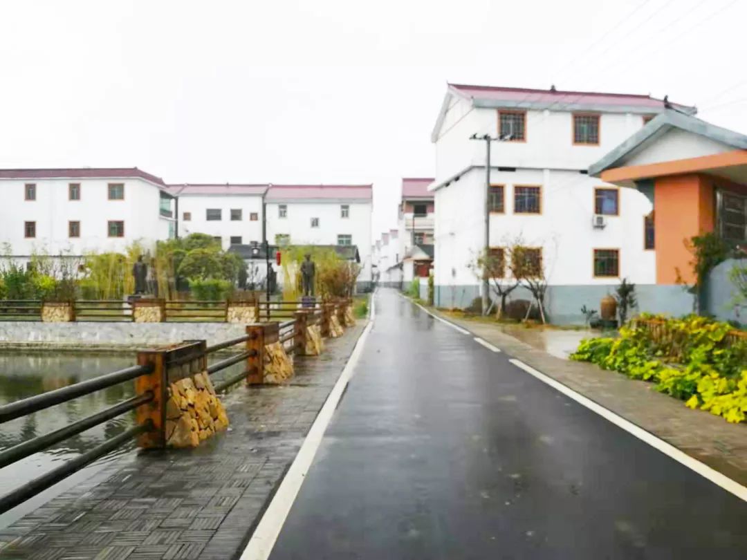 鹰潭:余江区潢溪镇渡口村沙塘组如诗如画,干净整洁;袅袅炊烟,和谐安宁