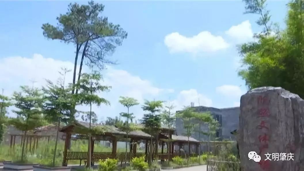 近年来,出头村人居环境得到较大改善.