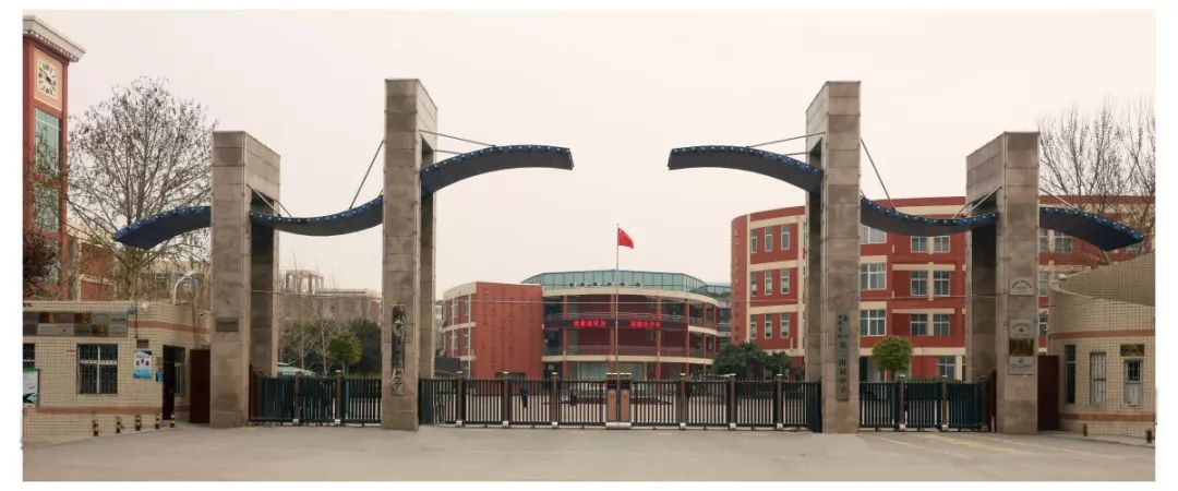 作为郑州市第七十三中学(以下简称73中)的新任掌舵人,带领这所中原