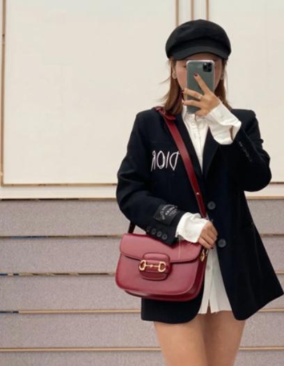 全皮款gucci 1955马衔扣包,有四款颜色,下面是不同颜色的搭配示范