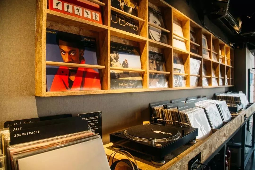 在收藏黑胶唱片的路上,有什么对你影响很大