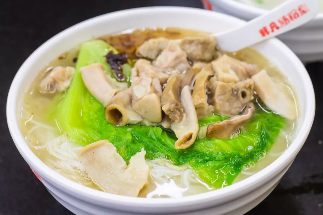 常见的猪肺,猪肚,猪肠一样都没有落下!其中,猪肺是我的挚爱!