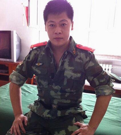 一出道就演男主角,被赵本山力捧多年没有红,如今卖烤串为生!_贺树峰