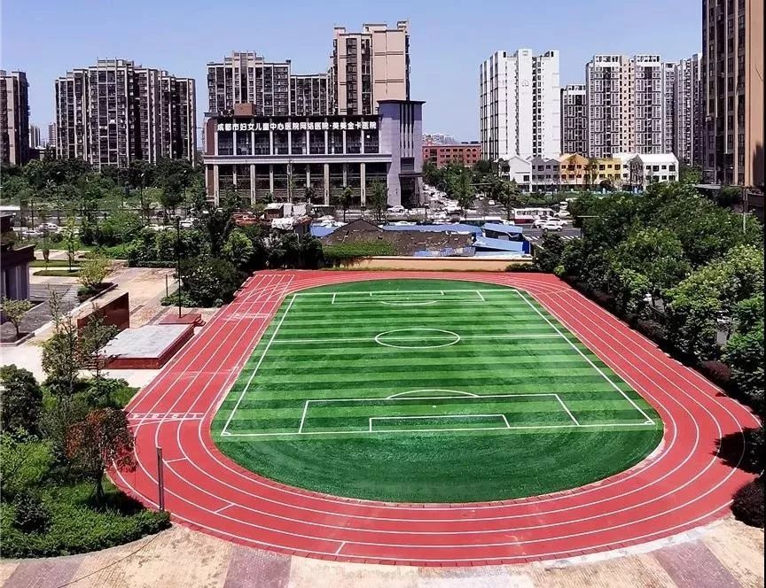 成都市青羊實驗中學(光華校區)地處光華北二路159號