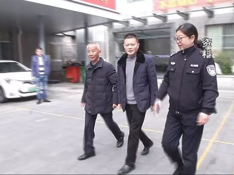 不止一个人跟这位南京人长得像但和他都没有血缘关系