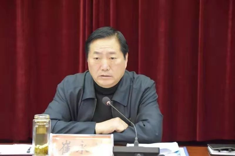 会上,武安市委书记魏雪生代表市委常委班子作检视剖析,班子成员逐一作