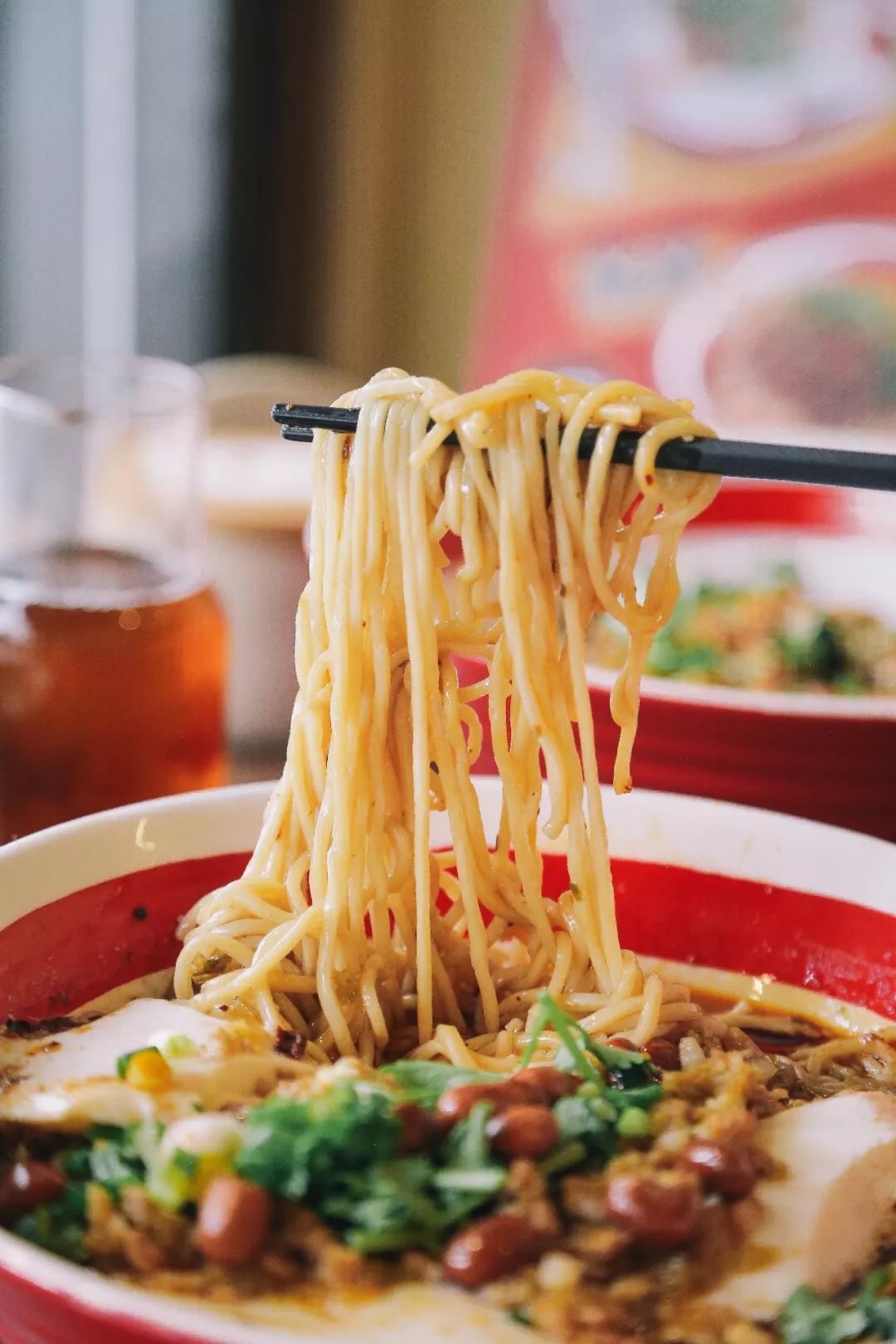 吃完这碗辣豆花面,我退了去重庆的机票