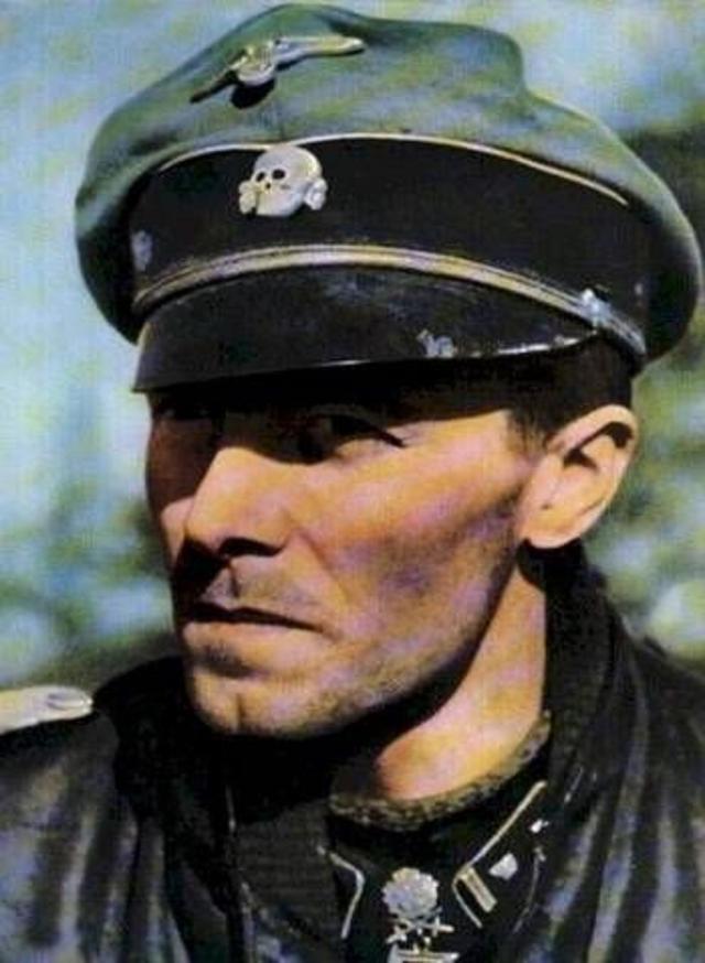 枪杀千名战俘的德国战犯逃脱审判:20年后活活烧死,正义不会缺席_派普