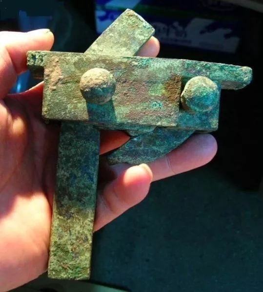 如今在北美,亚洲, 澳洲和非洲的一些地区,弩仍被原住民用作狩猎工具