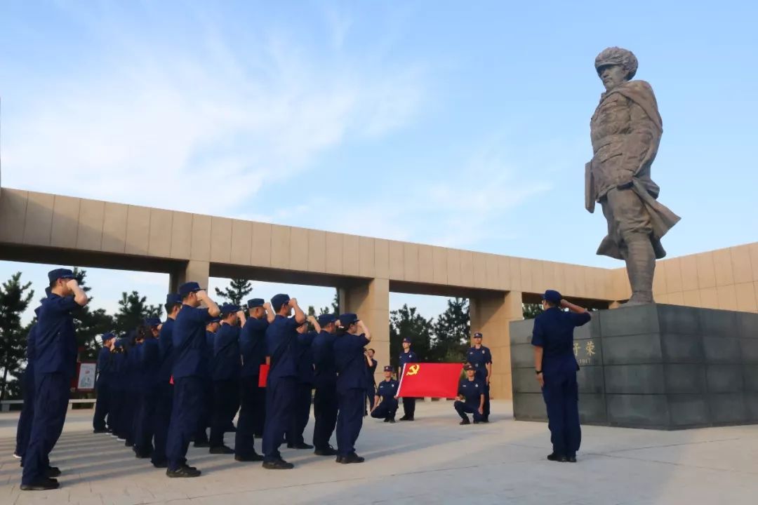 参观杨子荣纪念馆重温入党誓词