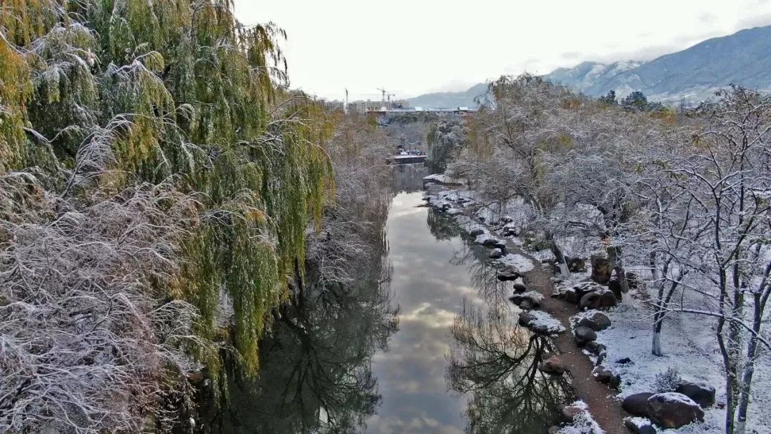 航拍会泽公园超级美的雪景
