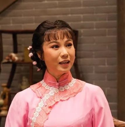 主演:崔玉梅国家一级演员,广州红豆粤剧团正印花旦,中国戏剧梅花奖