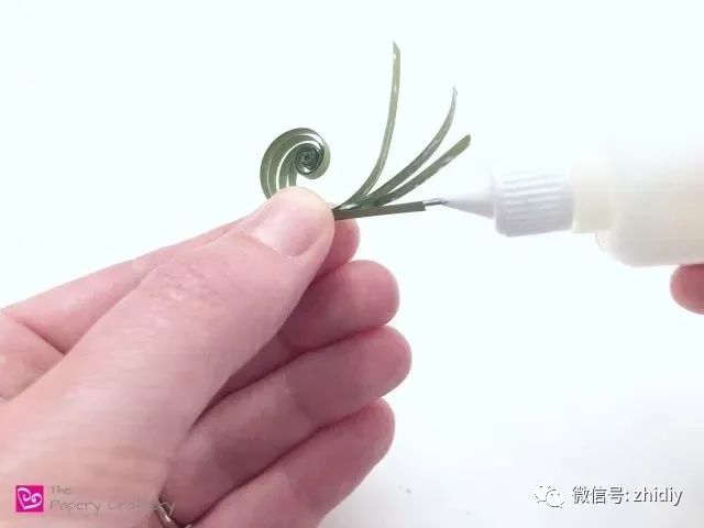 一定很受欢迎,教孩子这样 diy 衍纸圣诞树!(附教程)_树干