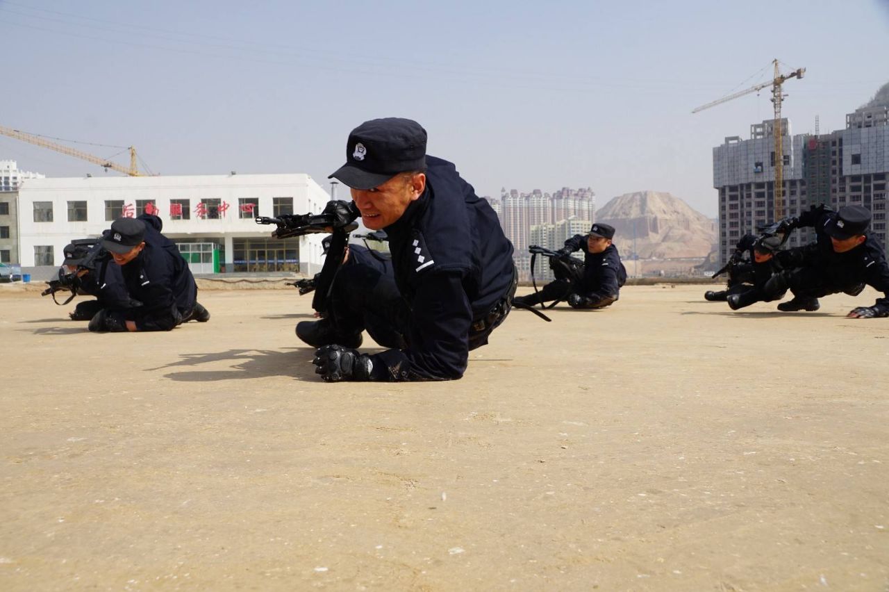 原创特警执行任务时如果不带面罩,会有怎样的后果?比电影还是真实