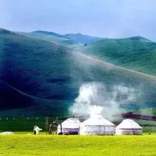 美女演唱故乡的炊烟太舒心了