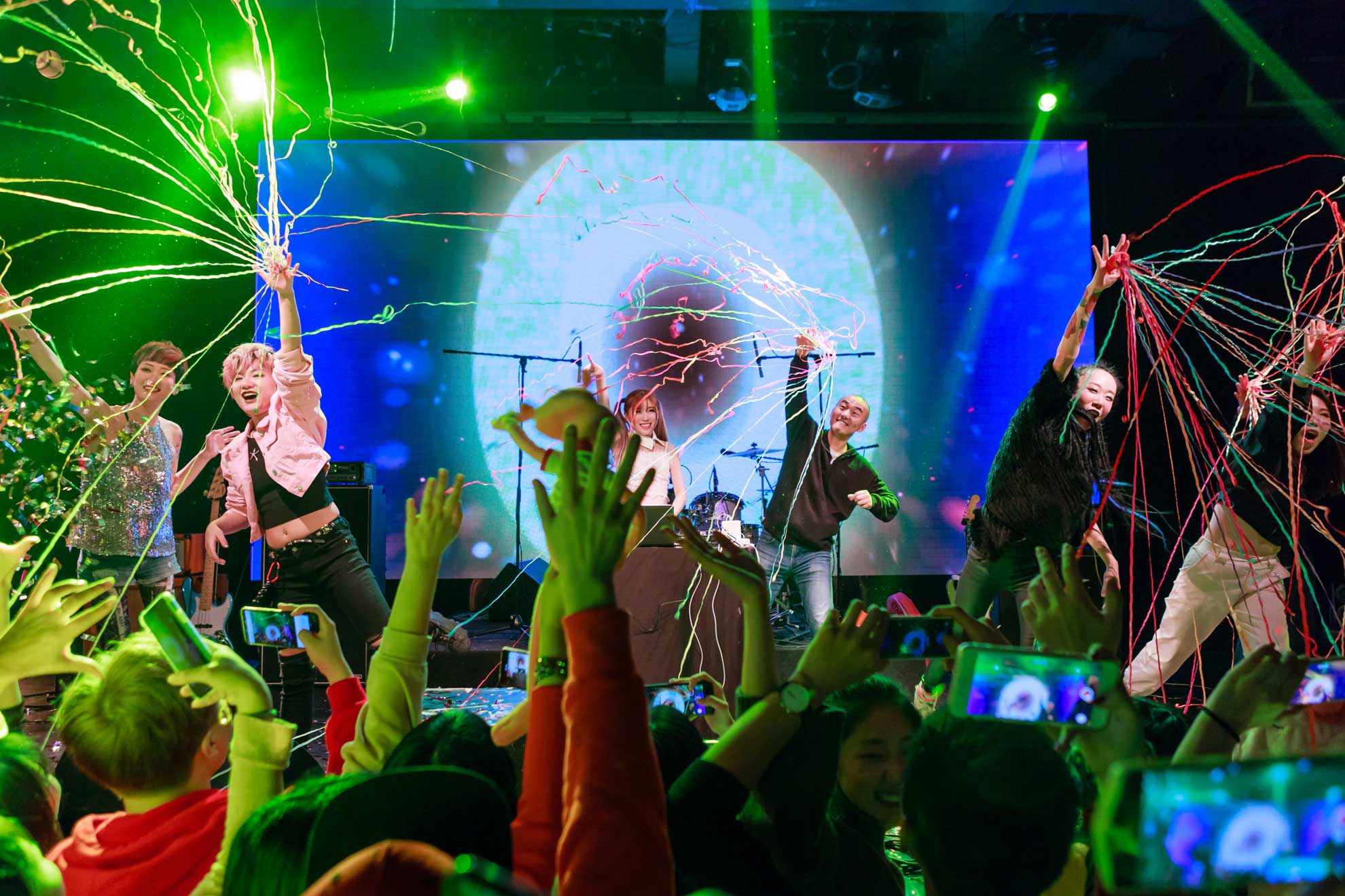 原创2019-2020上海跨年重磅活动超模dj荧光派对,你准备好了吗?