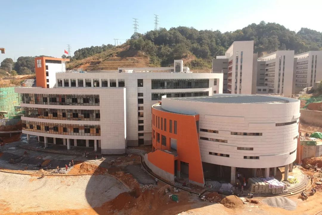 祝贺龙岩技师学院迎来40周岁生日