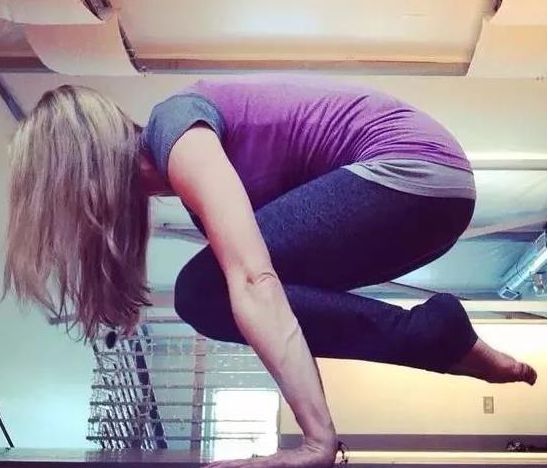 1 个瑜伽动作就可以检验/加强核心( 经典 )