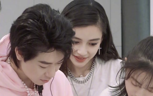 赵今麦失误将187件衣服信息弄丢,看到baby的反应,人品绝了_吴亦凡