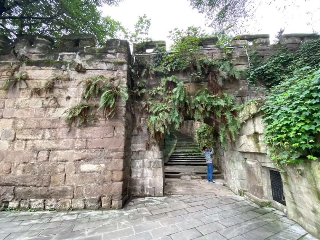 从西汉就存在距今上千年而如今却消失殆尽的宜宾古城墙