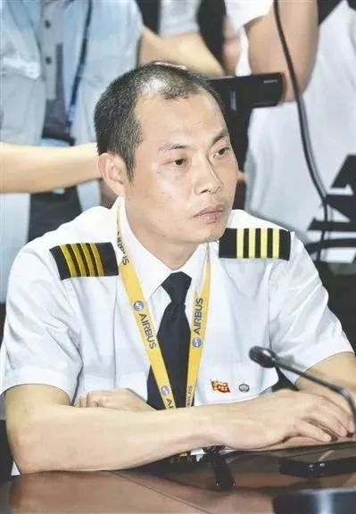 天天学榜样||英雄机长刘传建-搜狐大视野-搜狐新闻
